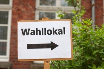 Hinweisschild Wahllokal