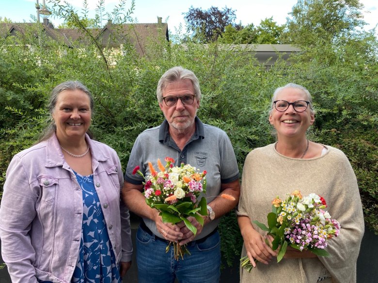 (v.l.) Jenny von Borstel (BIGS) mit dem neuen 2. Vorsitzenden Günter Philipps und der Vorsitzenden Maria Kötter