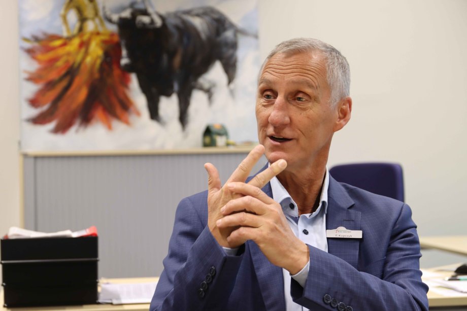 Fred Kupczyk im Interview in seinem neuen Büro im Kreishaus II. 