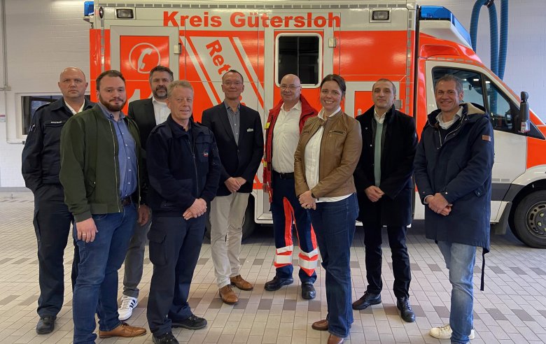 Gruppenfoto Übernahme Rettungswache RWD durch den Kreis Gütersloh 